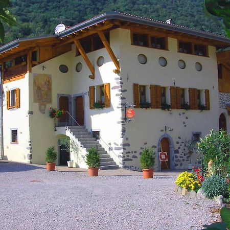Castel Condino Locanda Borgo Chiese מראה חיצוני תמונה