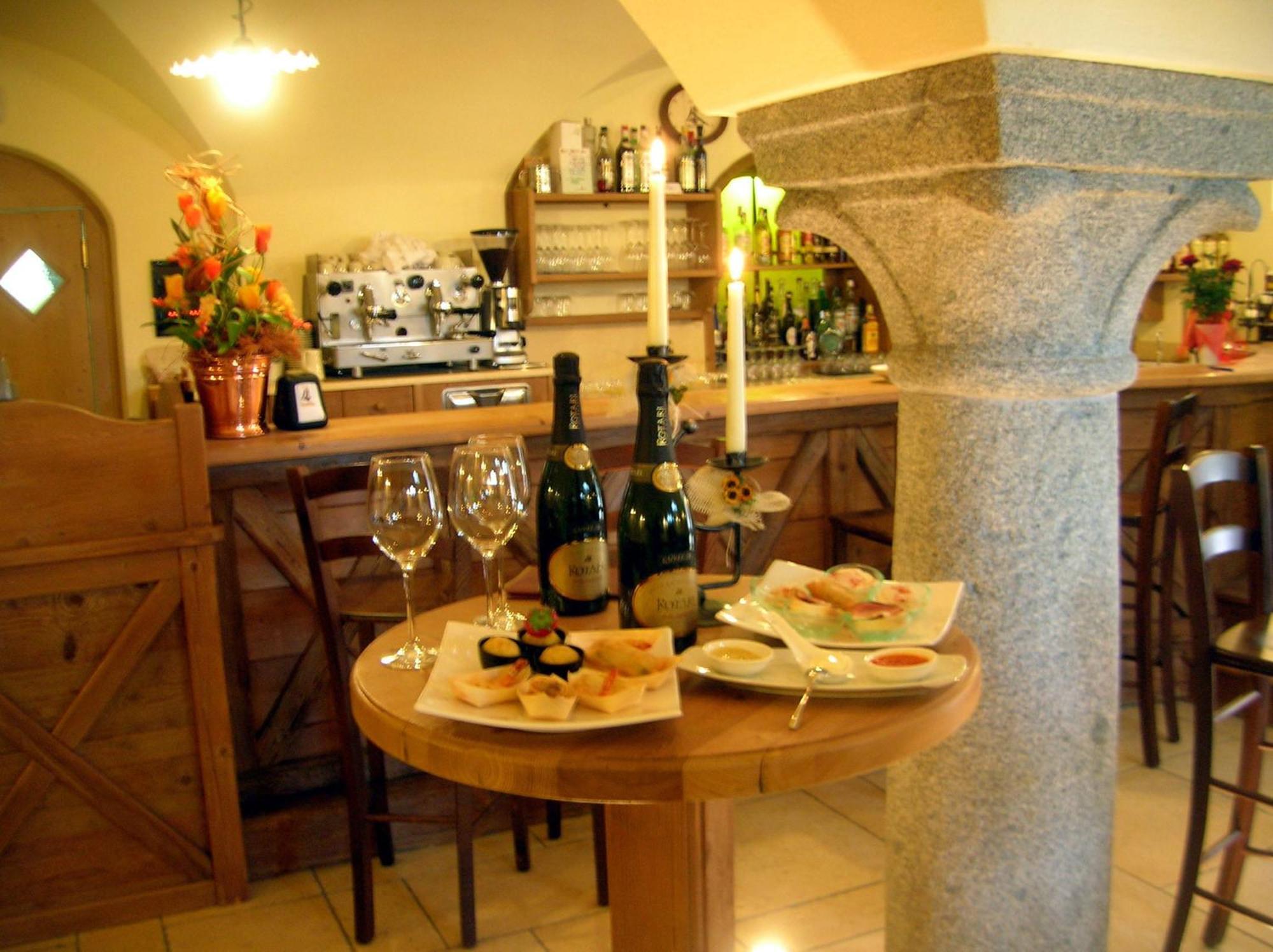 Castel Condino Locanda Borgo Chiese מראה חיצוני תמונה