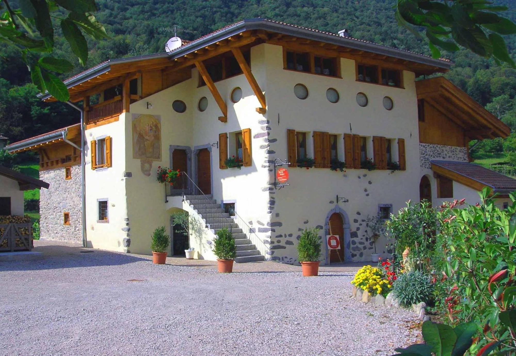 Castel Condino Locanda Borgo Chiese מראה חיצוני תמונה